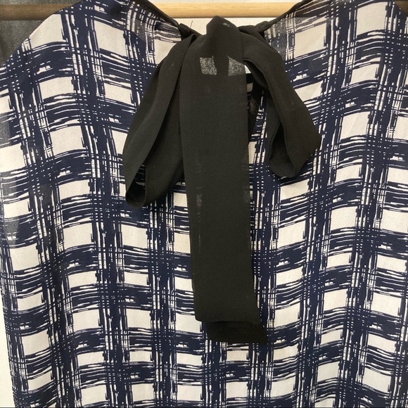 3/$30 Faith & Joy Sleeveless blouse Dark blue/white/black Size L - Picture 4 of 4
